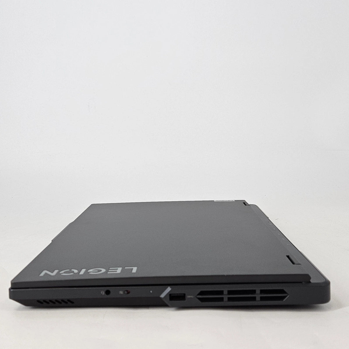 Lenovo Legion Pro 5 i9-13900HX RTX 4070 32GB RAM 3TB SSD + Gaming Mouse (renewed)